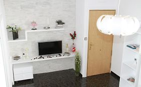 Shiny Per Family Apartment